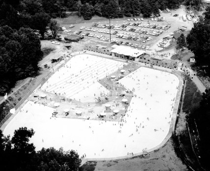 Pool at Burdette Park in Evansville, Indiana, c. 1980. Source: Regional Photographs collections, RP 031-013.