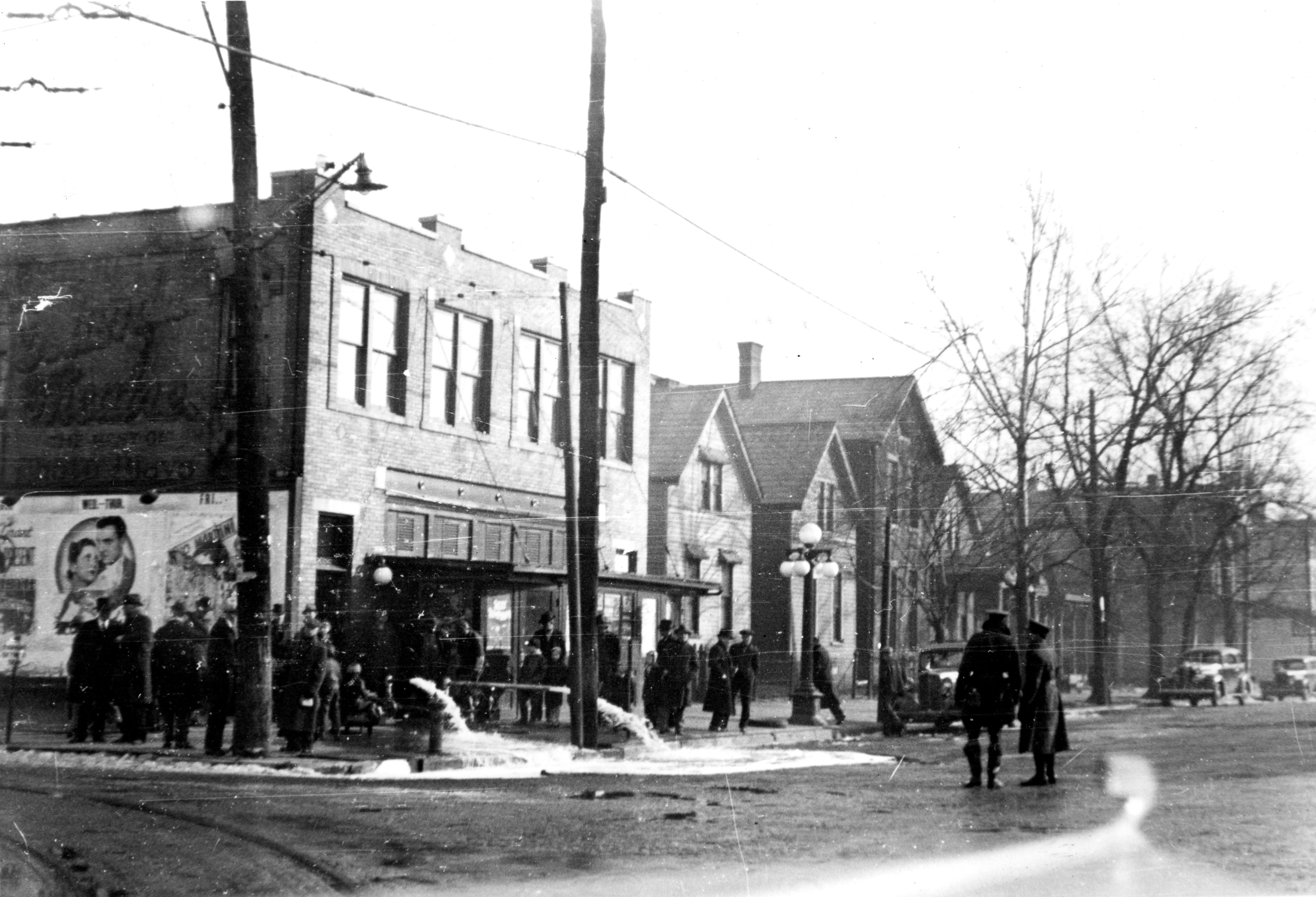 Columbia Theatre in Evansville, Indiana, 1937. Source: Flood of 1937 collection, MSS 272-0505.