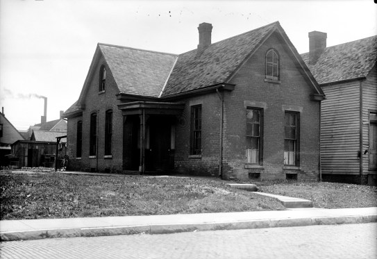 Paul Dresser's home in Evansville, Indiana from c. 1881 to 1886, 1919. Source: Thomas Mueller collection, MSS 264-2961.
