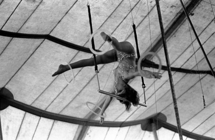 Acrobat in Evansville, Indiana. Source: Greg Smith Photographic Collections, MSS 034-1724, University Archives and Special Collections, USI