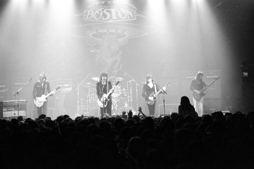 Boston performing at the Soldiers and Sailors Memorial Coliseum on December 9, 1976. Source: Greg Smith Collection at University of Southern Indiana (MSS 034-0492).