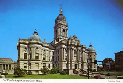 Postcard image of the (now former) Vanderburgh County Courthouse, circa 1960. Source: Evansville Postcard collection, RH 033-164.