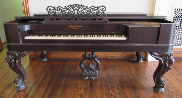 Steinway Piano (1)